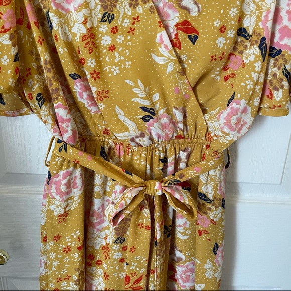 Floral Romper - Picture 3 of 4